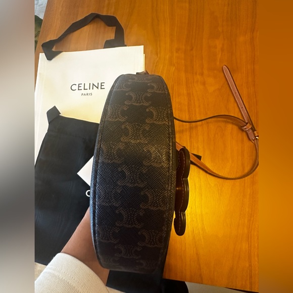 BESACE CUIR TRIOMPHE IN TRIOMPHE CANVAS AND CALFSKIN gently used no scratches - Picture 9 of 14